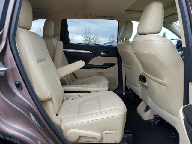 Photo 11 from auction – 2018 TOYOTA HIGHLANDER with VIN 5TDJZRFH3JS838002