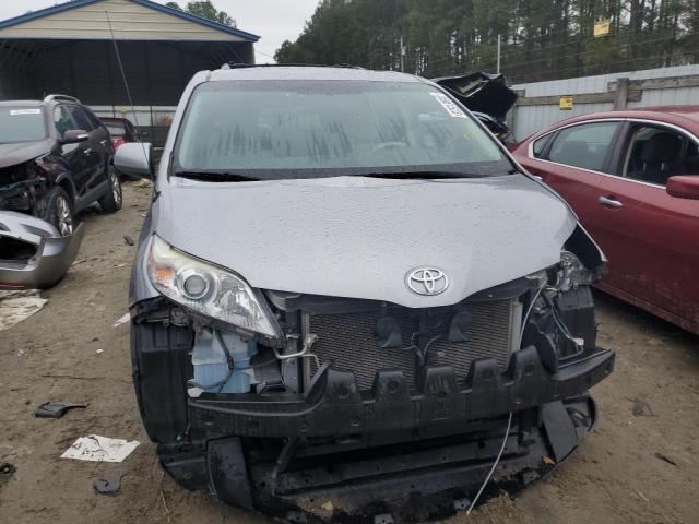 Photo 5 from auction – 2012 TOYOTA SIENNA XLE with VIN 5TDYK3DC0CS245952