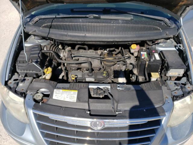 Photo 12 from auction – 2005 CHRYSLER TOWN & COU with VIN 2C4GP64L45R207182
