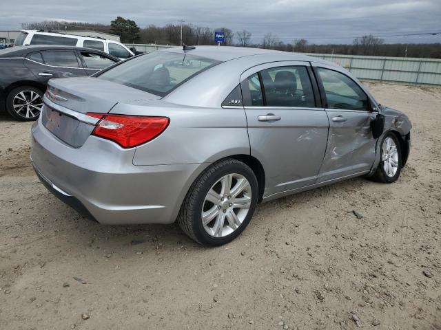 Photo 3 from auction – 2013 CHRYSLER 200 TOURIN with VIN 1C3CCBBB0DN695575