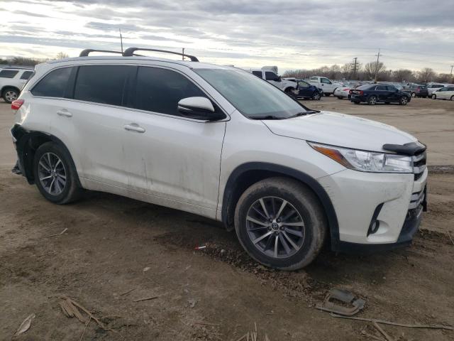 Photo 4 from auction – 2018 TOYOTA HIGHLANDER with VIN 5TDJZRFH8JS821180