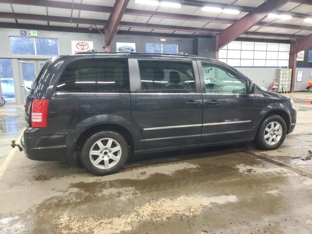 Photo 3 from auction – 2010 CHRYSLER TOWN & COU with VIN 2A4RR5D10AR352493