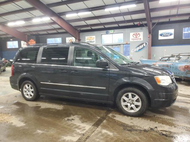 Photo 4 from auction – 2010 CHRYSLER TOWN & COU with VIN 2A4RR5D10AR352493
