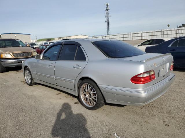 Photo 2 from auction – 2001 MERCEDES-BENZ E 320 with VIN WDBJF65J71B206525
