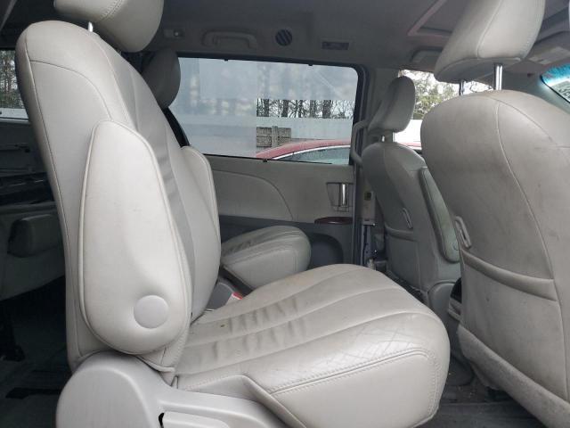 Photo 11 from auction – 2012 TOYOTA SIENNA XLE with VIN 5TDYK3DC0CS245952