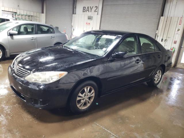 TOYOTA CAMRY LE 2005 with VIN 4T1BF32K05U107018 - Photo from auction