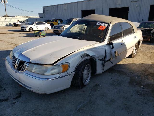 صورة رقم 1 من المزاد - 2000 LINCOLN TOWN CAR E مع VIN 1LNHM81W4YY844012