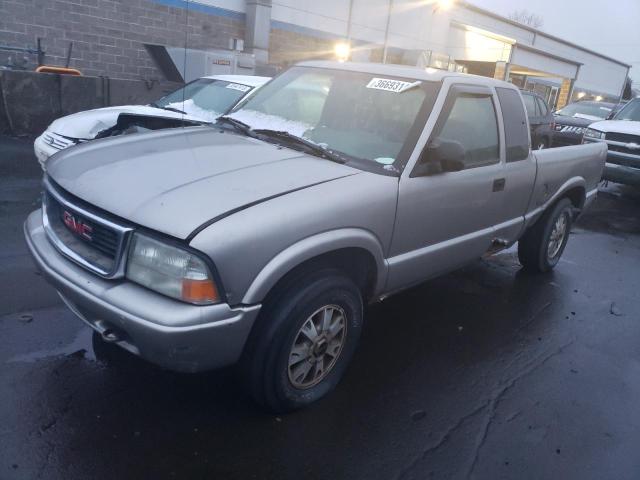GMC SONOMA 2003 with VIN 1GTDT19X338251017 - Photo from auction