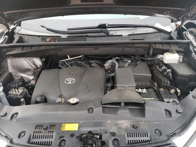 Photo 12 from auction – 2017 TOYOTA HIGHLANDER with VIN 5TDJZRFHXHS520758