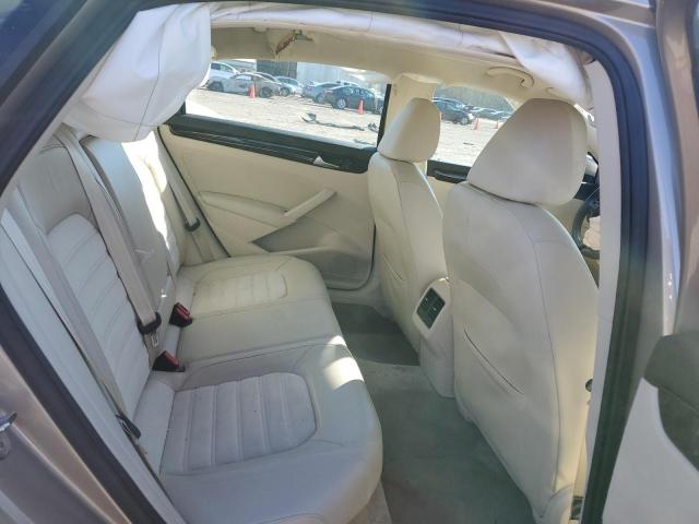 Photo 10 from auction – 2015 VOLKSWAGEN PASSAT SEL with VIN 1VWCV7A34FC030641