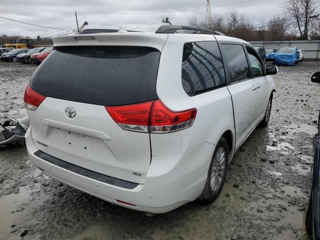 Photo 3 from auction – 2011 TOYOTA SIENNA XLE with VIN 5TDYK3DC1BS036282