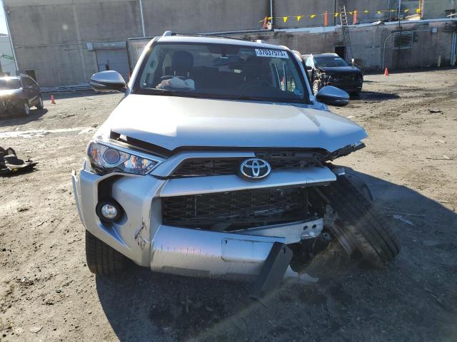 Photo 5 from auction – 2018 TOYOTA 4RUNNER SR with VIN JTEBU5JR2J5599846