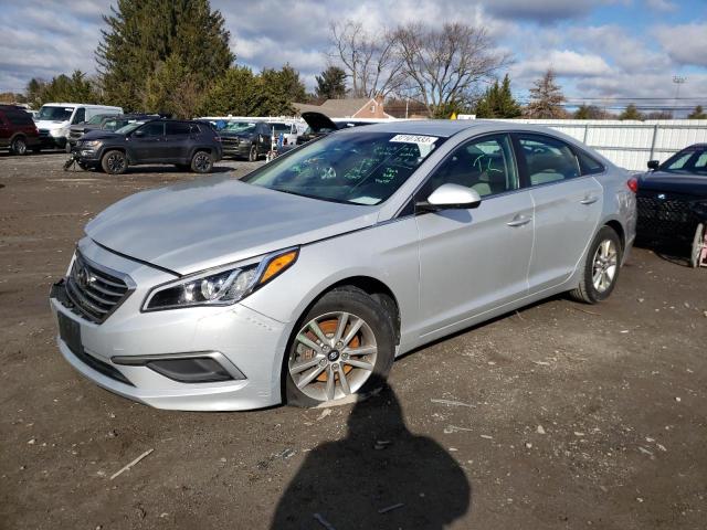 HYUNDAI SONATA SE 2016 with VIN 5NPE24AF5GH365930 - Photo from auction