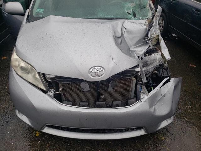 Photo 12 from auction – 2011 TOYOTA SIENNA XLE with VIN 5TDDK3DC1BS015964