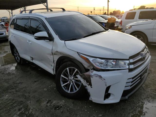 Photo 4 from auction – 2019 TOYOTA HIGHLANDER with VIN 5TDJZRFH6KS576428