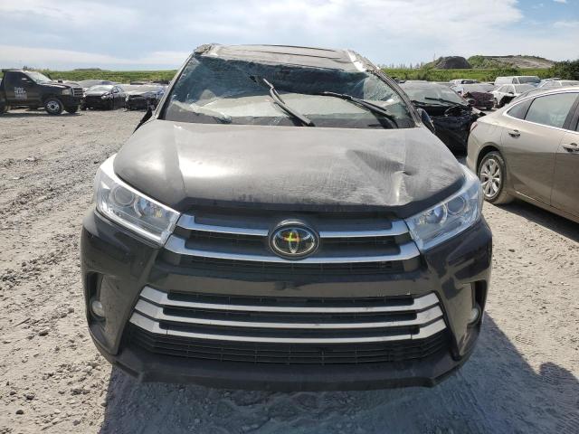 Photo 5 from auction – 2019 TOYOTA HIGHLANDER with VIN 5TDKZRFHXKS560897