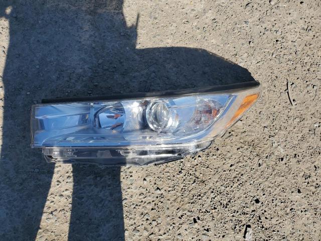 Photo 13 from auction – 2017 TOYOTA HIGHLANDER with VIN 5TDKZRFH1HS212690