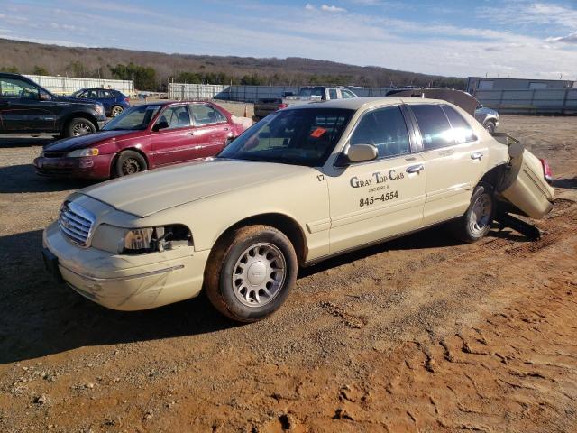 FORD CROWN VICT 2000 with VIN 2FAFP74W5YX129366 - Photo from auction