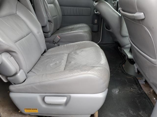 Photo 11 from auction – 2002 TOYOTA SIENNA LE with VIN 4T3ZF13C92U429010