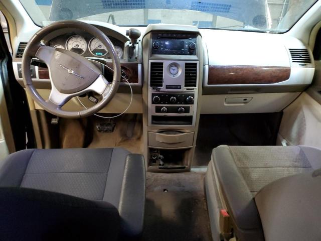 Photo 8 from auction – 2010 CHRYSLER TOWN & COU with VIN 2A4RR5D18AR150081