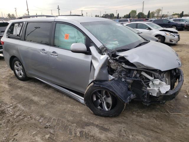 Photo 4 from auction – 2016 TOYOTA SIENNA LE with VIN 5TDKK3DC7GS762306