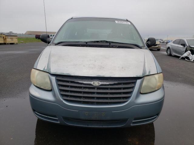Photo 5 from auction – 2005 CHRYSLER TOWN & COU with VIN 1C4GP45R85B288189