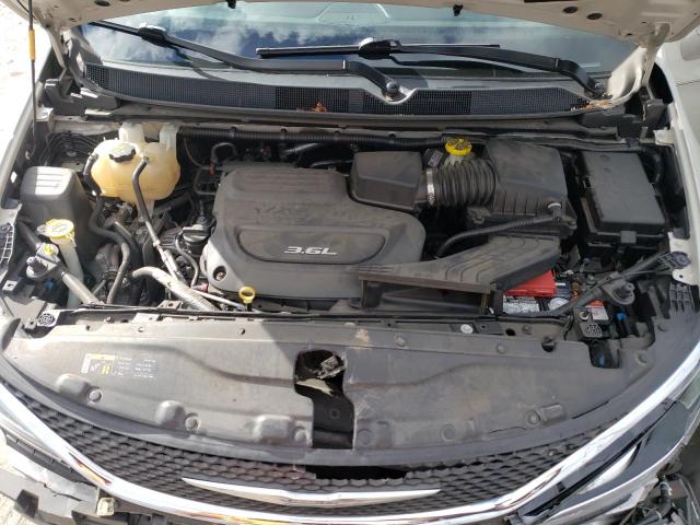 Photo 12 from auction – 2017 CHRYSLER PACIFICA T with VIN 2C4RC1BG5HR703948