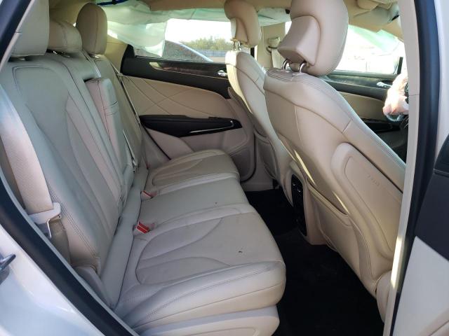 Photo 11 from auction – 2019 LINCOLN MKC RESERV with VIN 5LMCJ3C96KUL08803