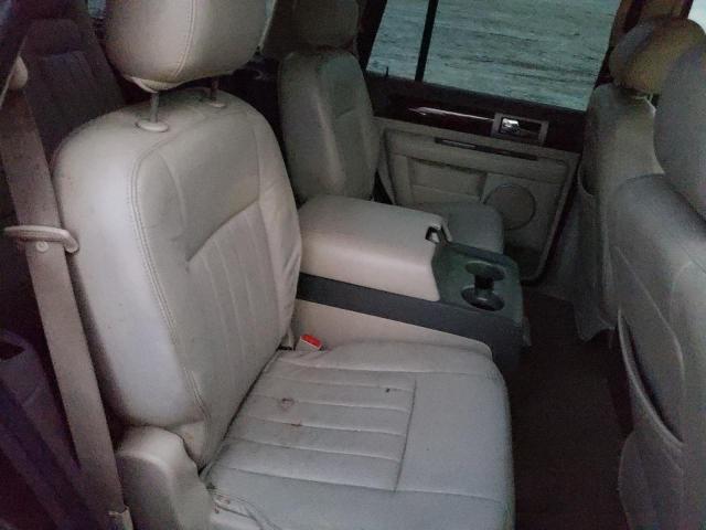 Photo 11 from auction – 2004 LINCOLN NAVIGATOR with VIN 5LMFU27R84LJ41720