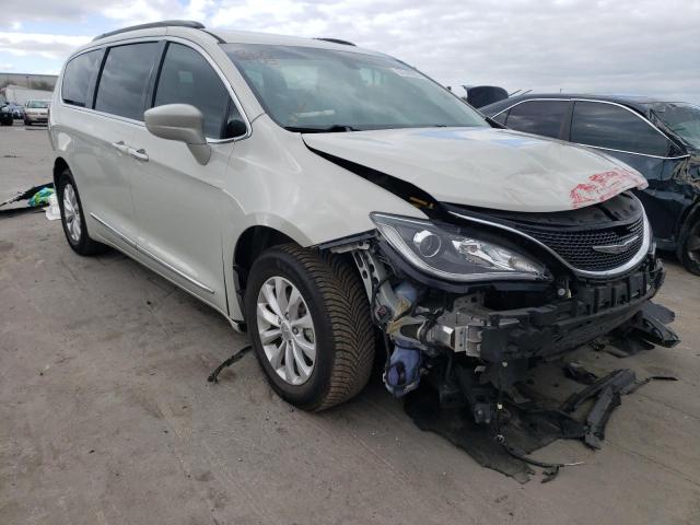 Photo 4 from auction – 2017 CHRYSLER PACIFICA T with VIN 2C4RC1BG5HR703948