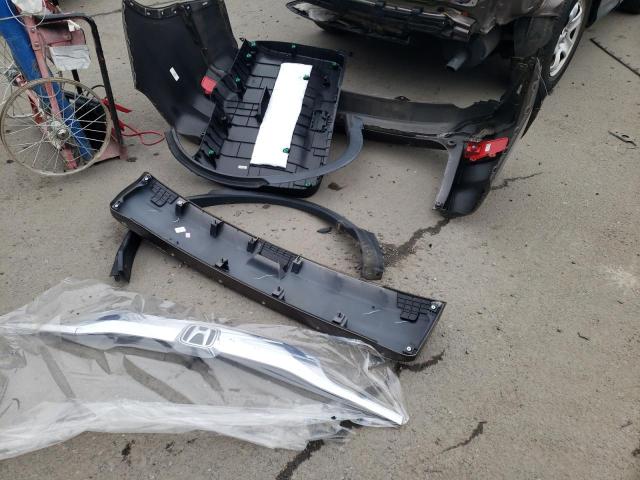 Photo 13 from auction – 2015 HONDA CR-V LX with VIN 2HKRM4H31FH600474