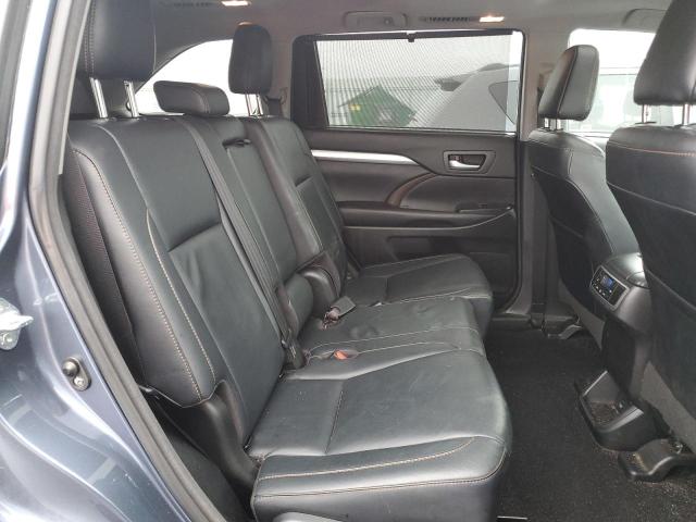 Photo 11 from auction – 2018 TOYOTA HIGHLANDER with VIN 5TDJZRFH5JS857182