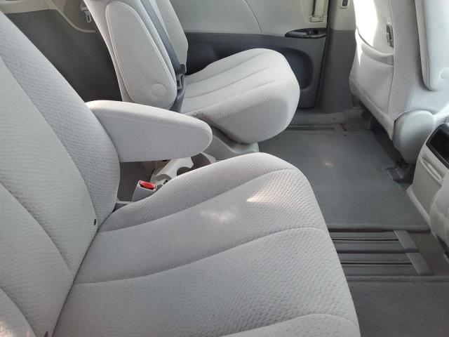 Photo 11 from auction – 2012 TOYOTA SIENNA LE with VIN 5TDKK3DC1CS233881