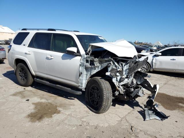 Photo 4 from auction – 2021 TOYOTA 4RUNNER SR with VIN JTEEU5JRXM5250063