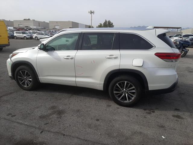 Photo 2 from auction – 2017 TOYOTA HIGHLANDER with VIN 5TDKZRFH5HS525452