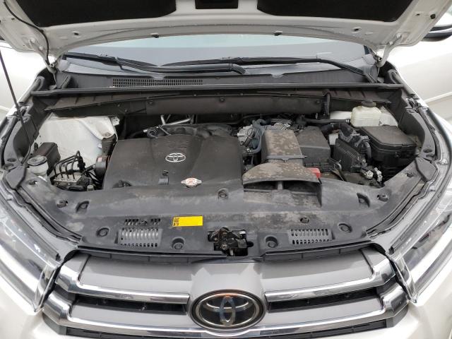 Photo 12 from auction – 2018 TOYOTA HIGHLANDER with VIN 5TDDZRFH6JS858709