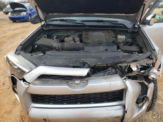 Photo 11 from auction – 2017 TOYOTA 4RUNNER SR with VIN JTEBU5JR9H5447878