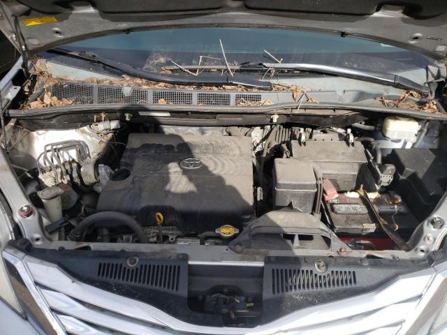 Photo 11 from auction – 2011 TOYOTA SIENNA XLE with VIN 5TDYK3DC3BS060731
