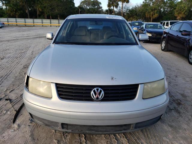 Photo 5 from auction – 1998 VOLKSWAGEN PASSAT with VIN WVWMA63B1WE423647