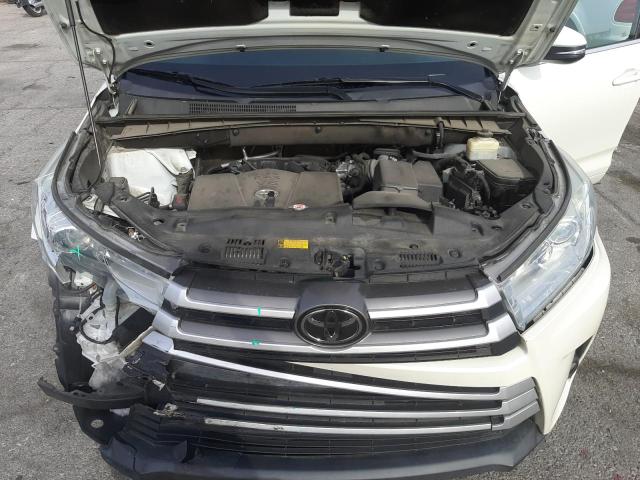 Photo 12 from auction – 2017 TOYOTA HIGHLANDER with VIN 5TDKZRFH5HS525452