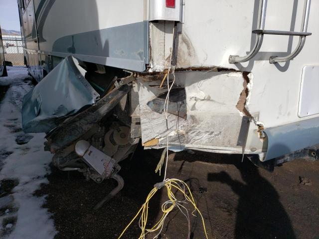 Photo 9 from auction – 2004 WORKHORSE CUSTOM CHASSIS MOTORHOME with VIN 5B4MP67G343381470