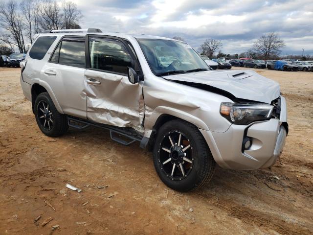 Photo 4 from auction – 2017 TOYOTA 4RUNNER SR with VIN JTEBU5JR9H5447878