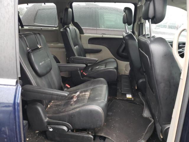 Photo 11 from auction – 2015 CHRYSLER TOWN & COU with VIN 2C4RC1BG2FR711647