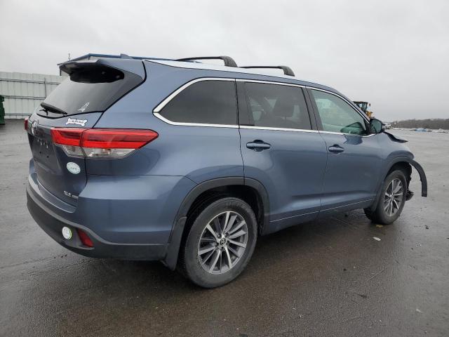 Photo 3 from auction – 2018 TOYOTA HIGHLANDER with VIN 5TDJZRFH5JS857182