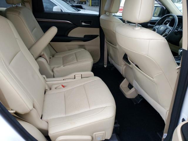 Photo 11 from auction – 2018 TOYOTA HIGHLANDER with VIN 5TDDZRFH6JS858709