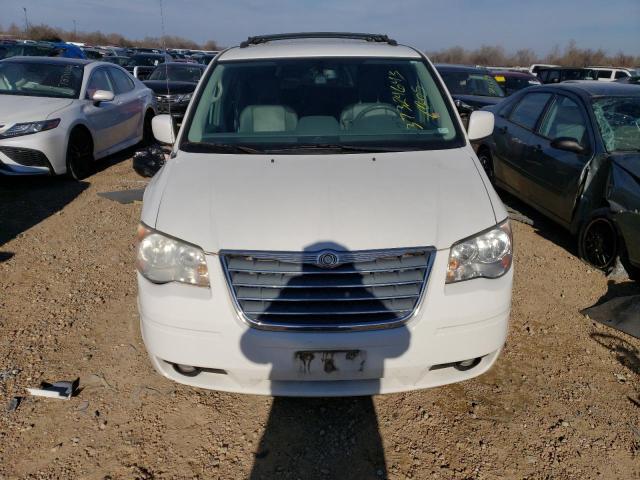 Photo 5 from auction – 2010 CHRYSLER TOWN & COU with VIN 2A4RR5D16AR110422