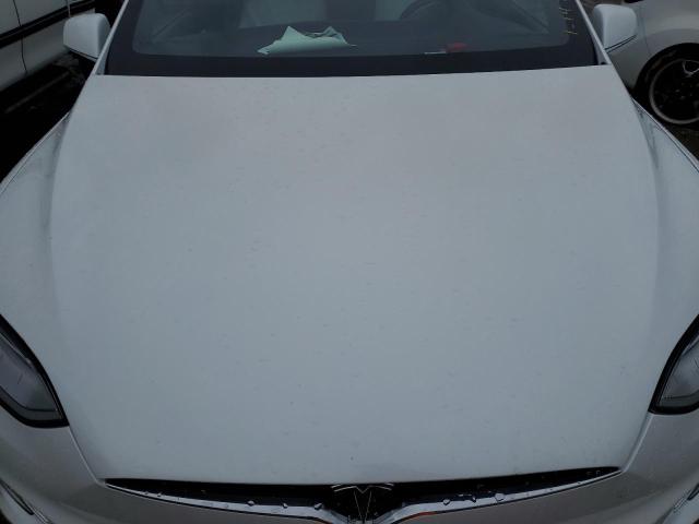 Photo 11 from auction – 2017 TESLA MODEL X with VIN 5YJXCBE27HF043789
