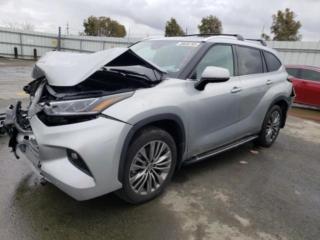 TOYOTA HIGHLANDER 2022 with VIN 5TDEBRCH3NS078556 - Photo from auction