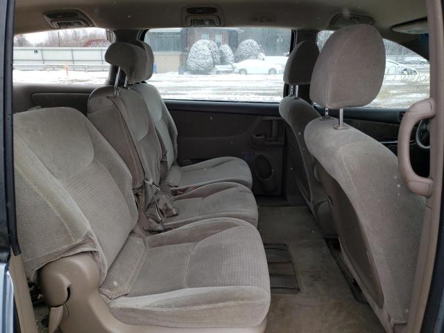 Photo 10 from auction – 2010 TOYOTA SIENNA CE with VIN 5TDKK4CC4AS296431