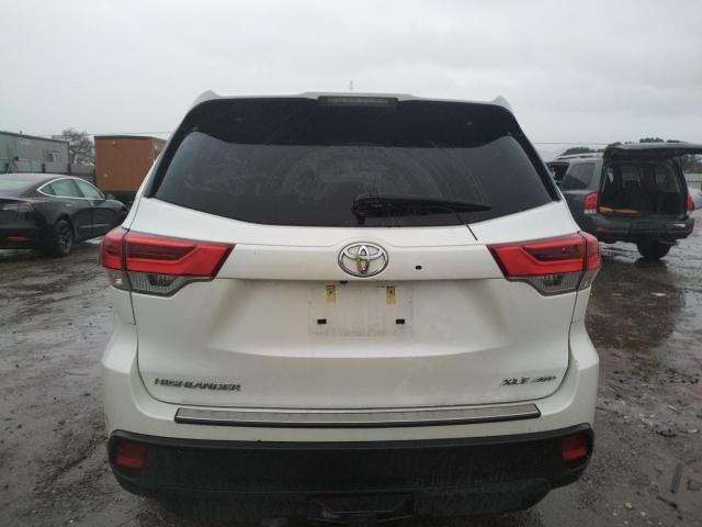 Zdjęcie 6 z aukcji – 2017 TOYOTA HIGHLANDER z VIN 5TDJZRFH8HS368009